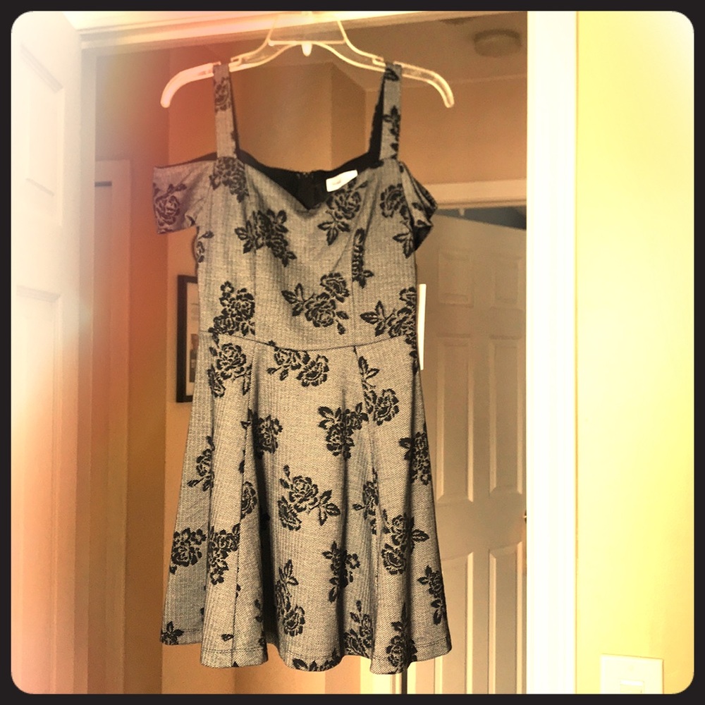Emerald Sundae NWT cold shoulder dress